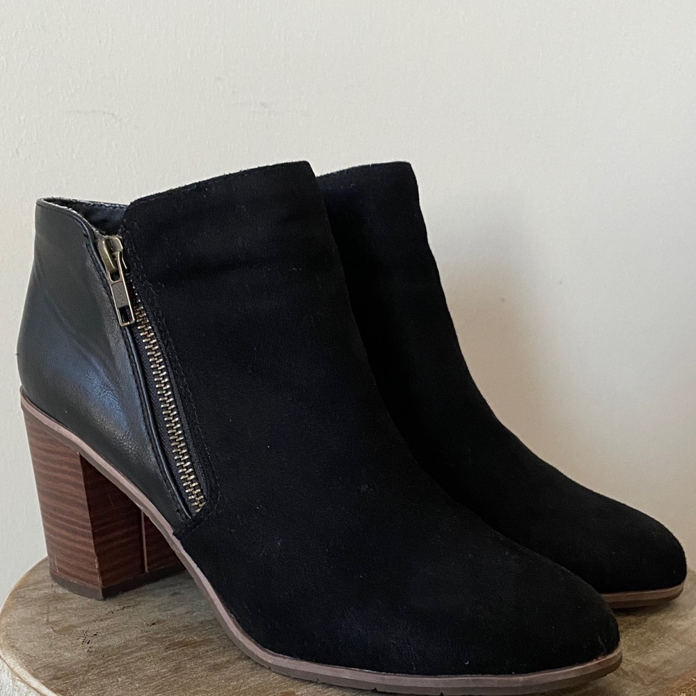 Vegan Made Elegant Black Faux Suede Women's Ankle Boots Size 8.5